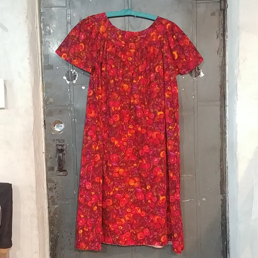 Vintage Atumunal MuuMuu - Picture 6 of 10